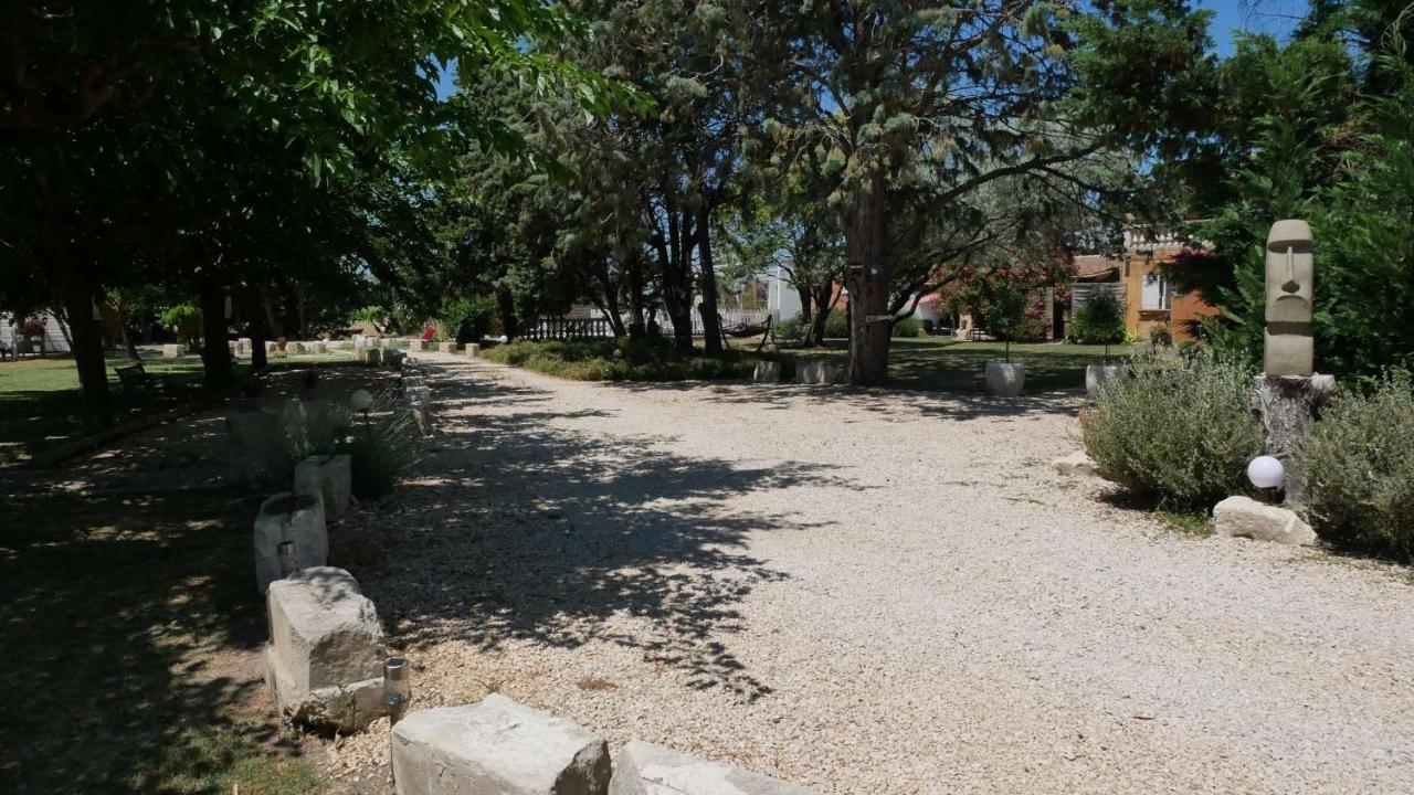 Mas Maurane - L'Olivier Avec Spa Prive Aux Portes D'Arles Tarascon Exterior photo